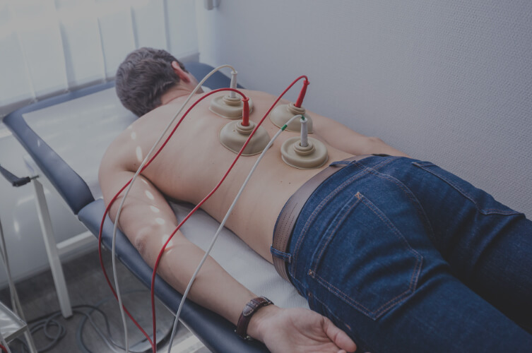 Behandlung von Rückenschmerzen beim Orthopäden